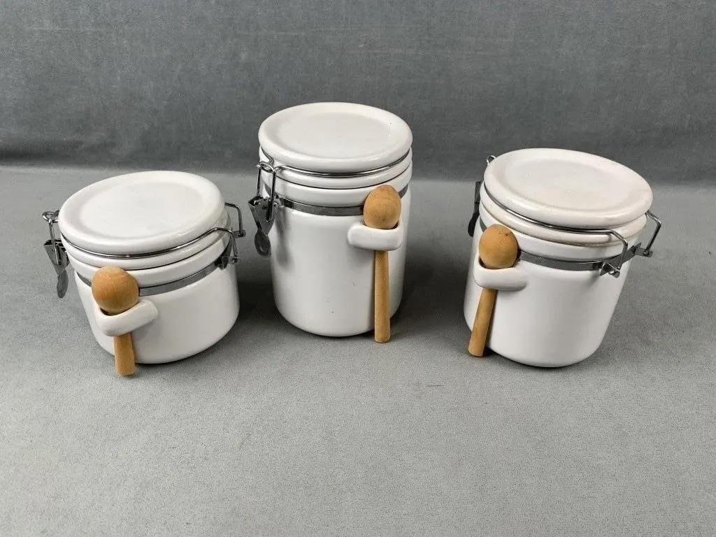 Canisters w Lids & Spoons