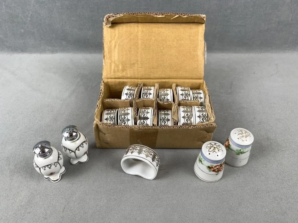 Napkin Holders & Salt/Pepper Shakers
