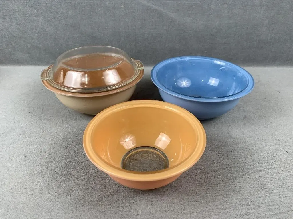 3 Pyrex Bowls