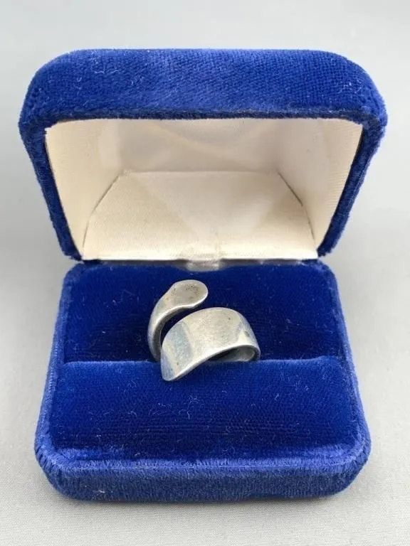 Kirk & Son Sterling Ring