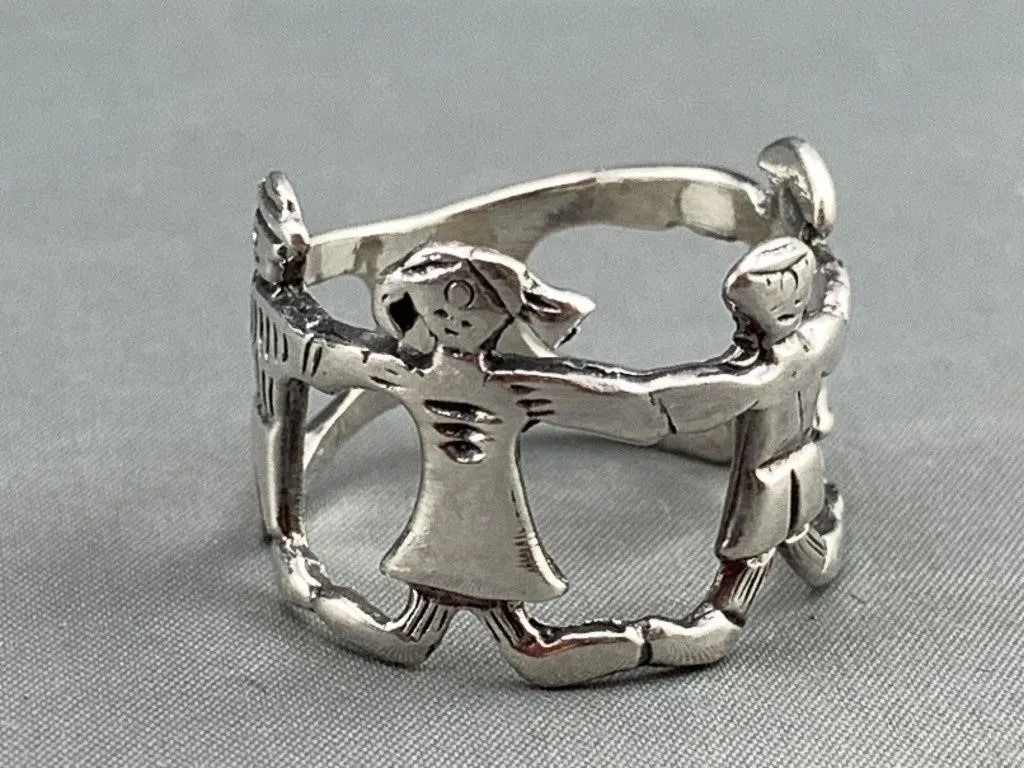 Sterling Children Holding Hands Ring