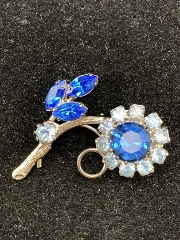 Blue Rhinestone Rhinestone Brooch