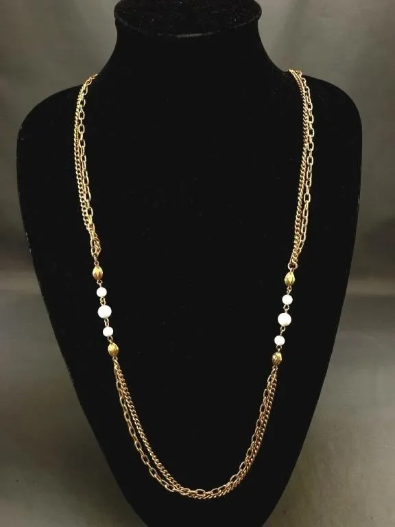 Chain Necklace w Faux Pearls
