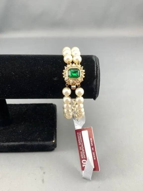 Madreperla 2 Strand Pearl Bracelet w Green Stone