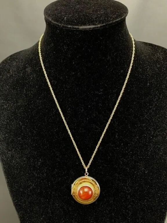 Necklace w Gold Tone Locket Pendant