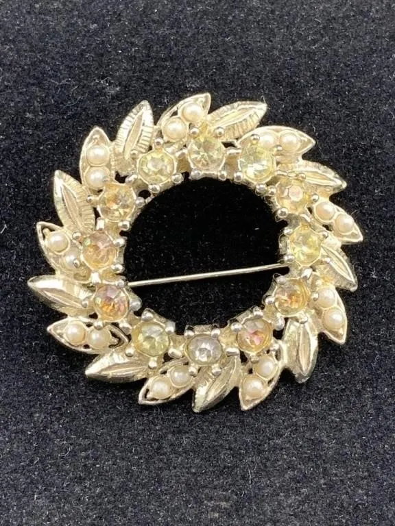 Rhinestone & Pearl Wreath Brooch