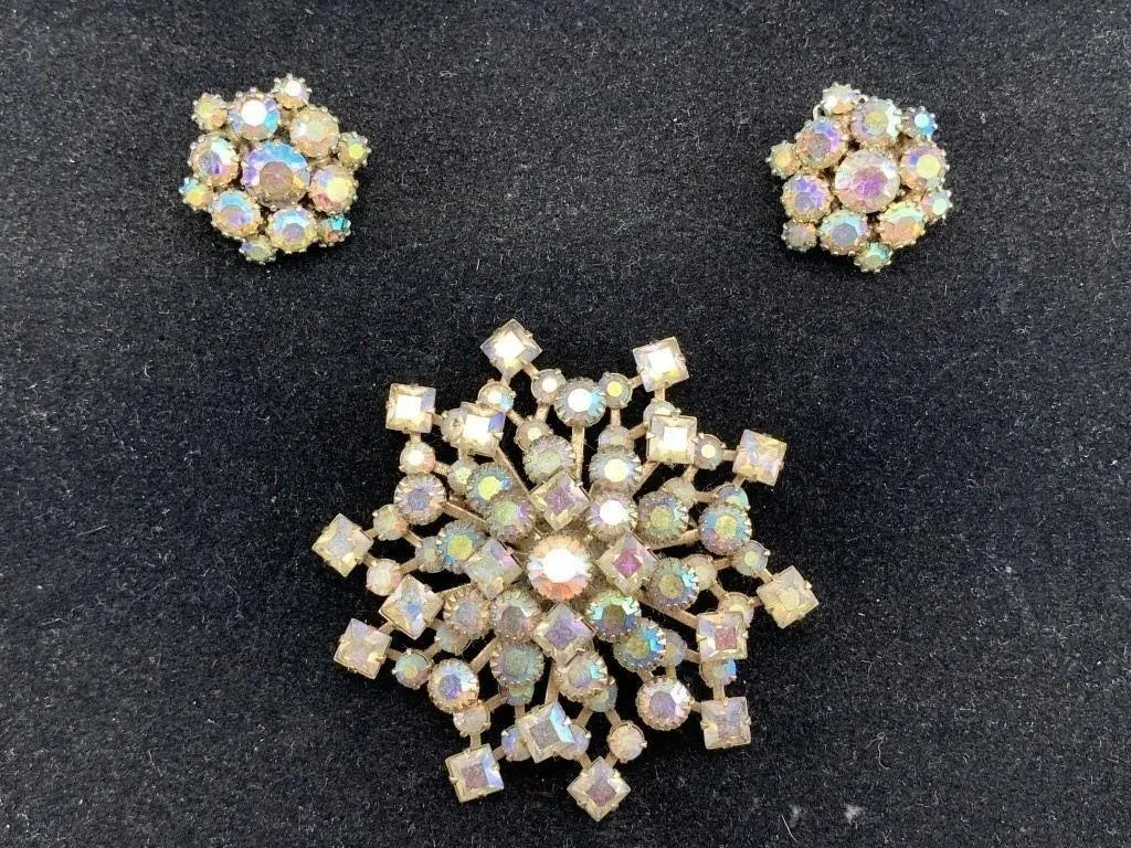 Rhinestone Brooch w Clip On Earrings