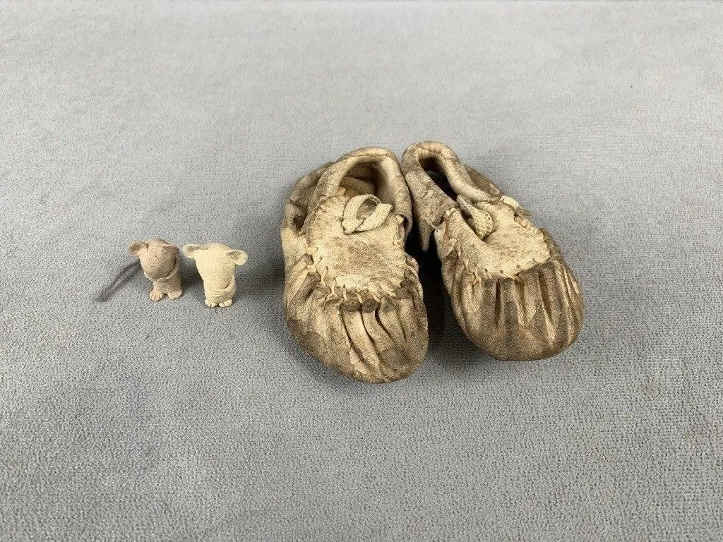 Vintage Child Moccasins