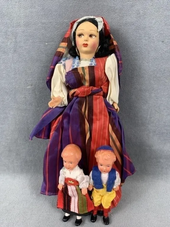 Collection of Dolls