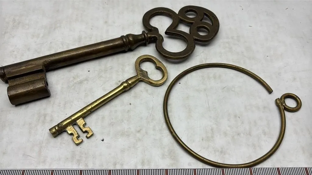 Large brass Skeleton Key lot