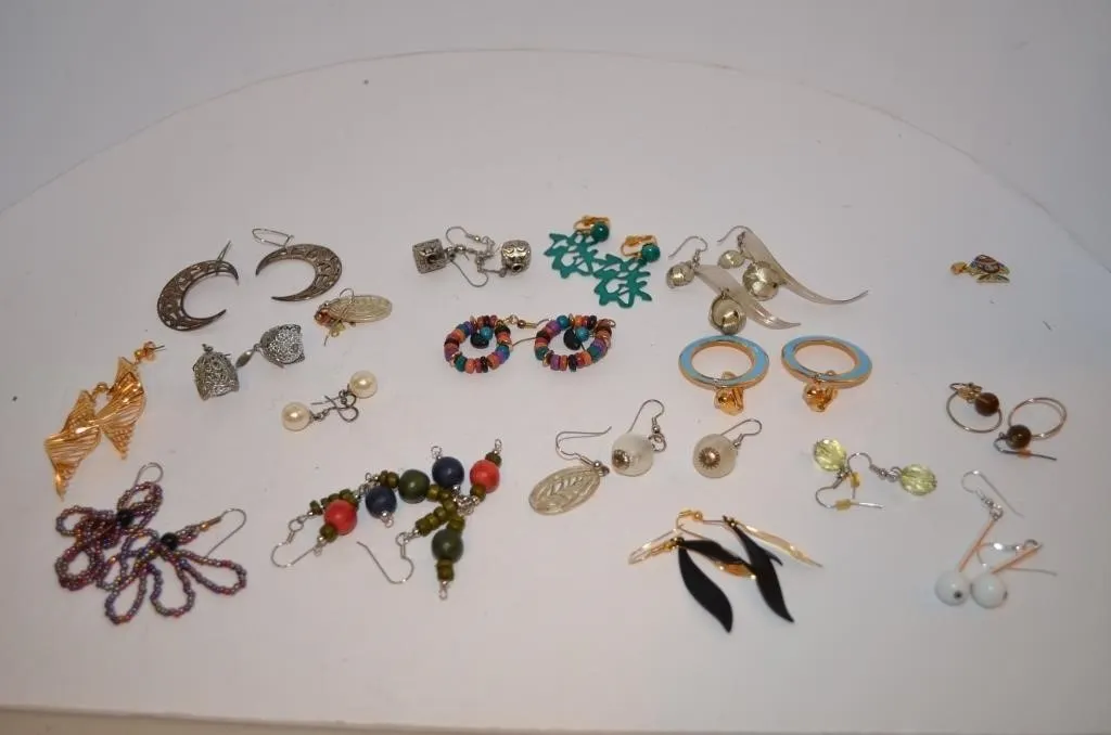 Assorted collection of vintage and modern
