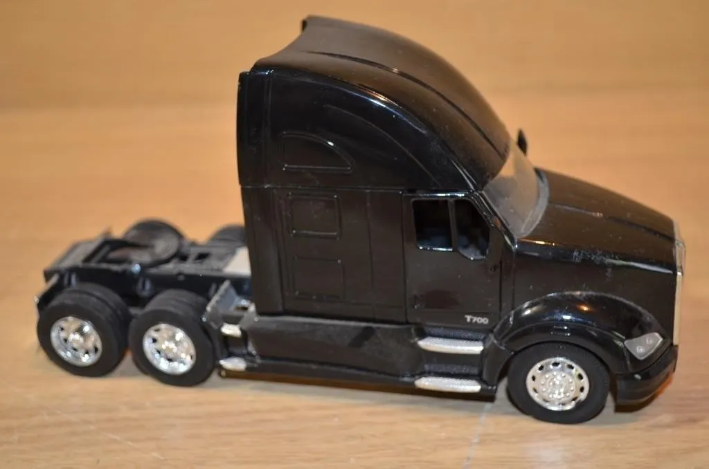 K|insmart Kenworth T700 diecast model toy truck