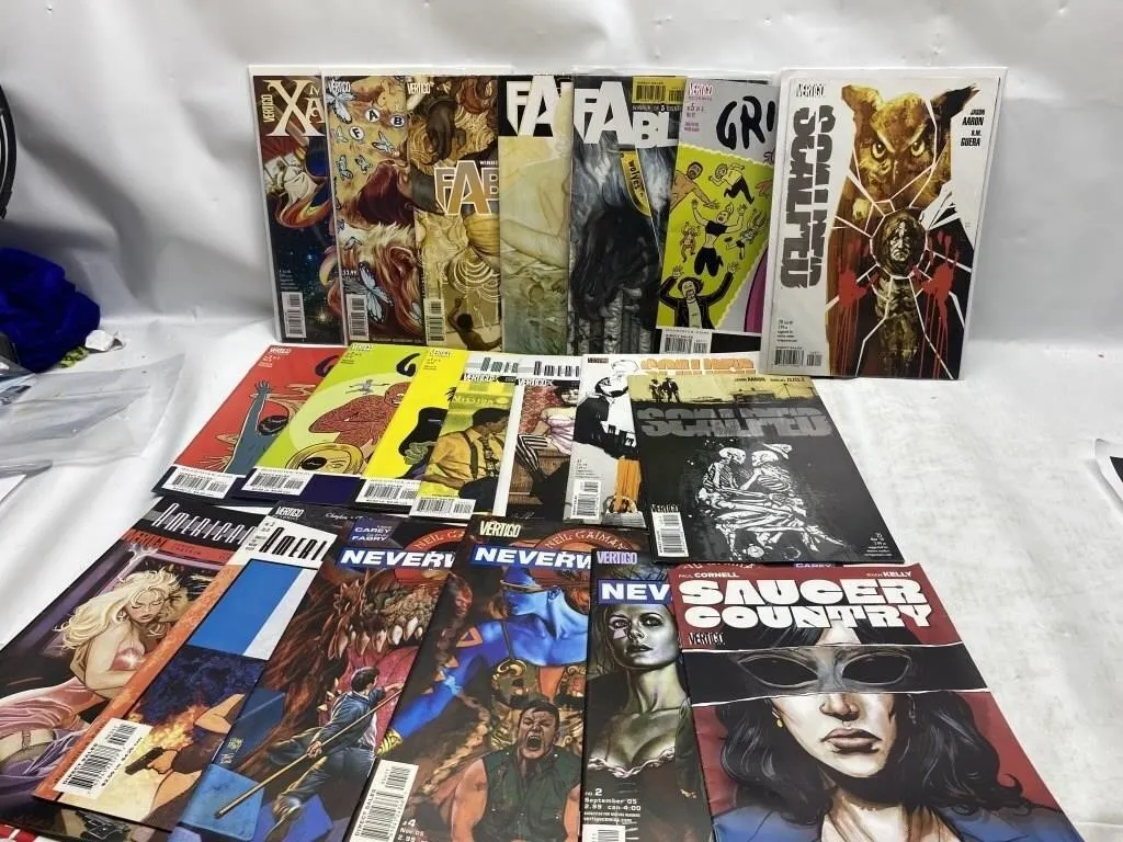 Vertigo Comics Lot: Fables, Scalped, Neverwhere &