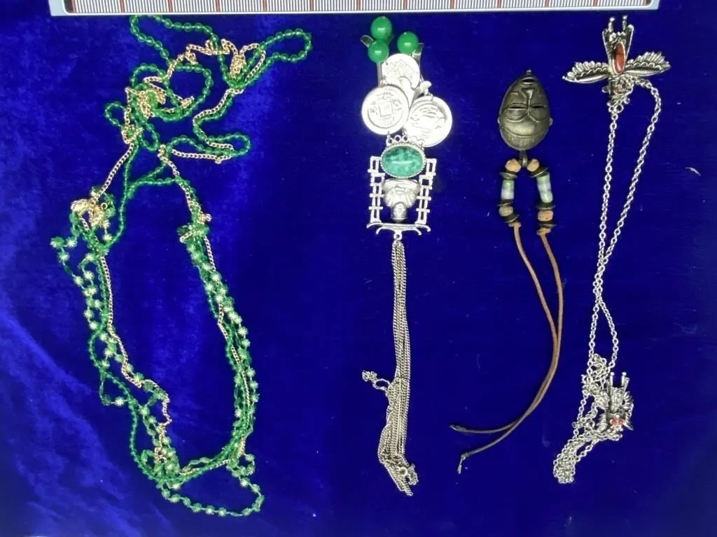 Jade Bead Necklaces & Asian-Style Pendant Jewelry