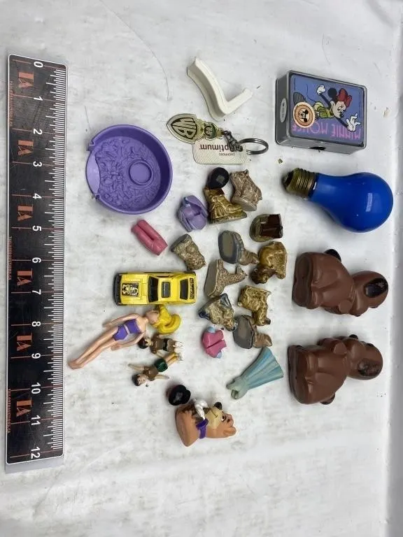 Mixed Toy & Collectibles Lot: Figures, Keychain,
