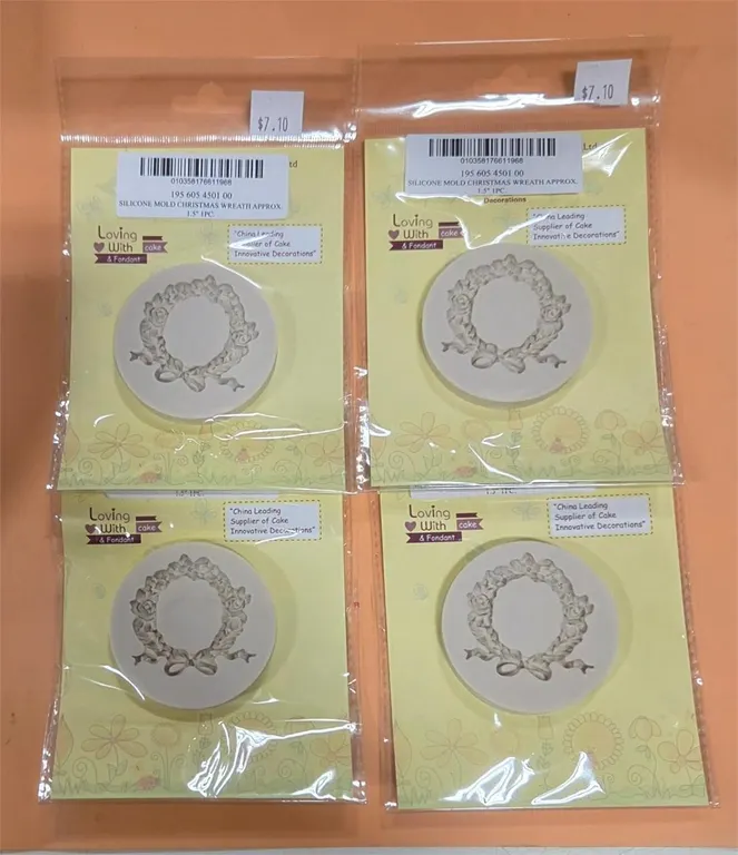 4 pk Silicone Christmas Wreath Mold