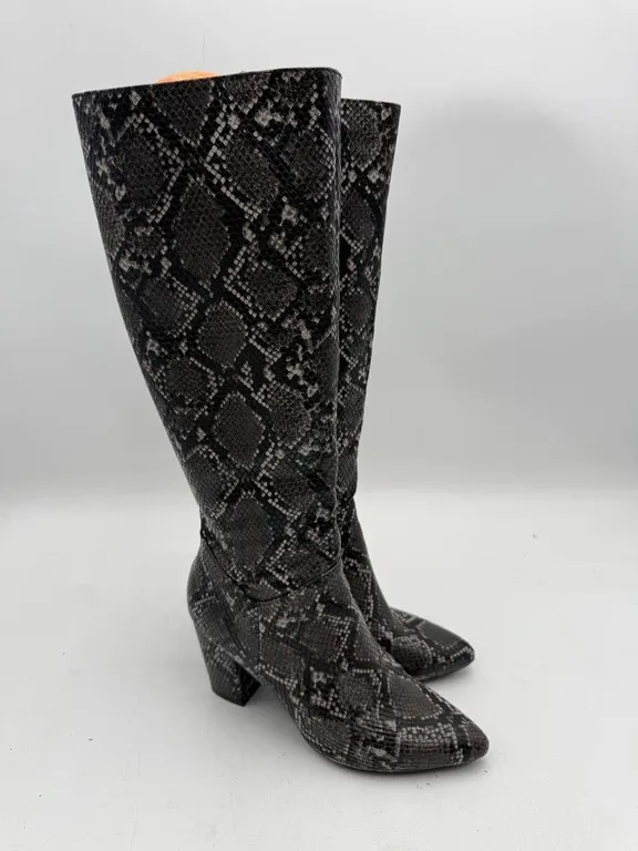Women�s Snakeskin Print Knee-High Boots Size 8