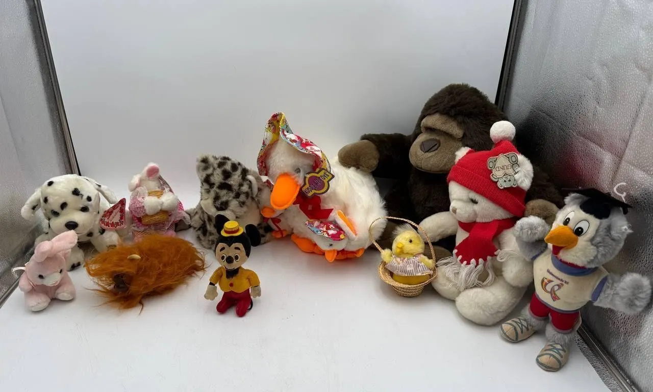 Mixed Vintage Plush Toys Lot � 11 Pcs