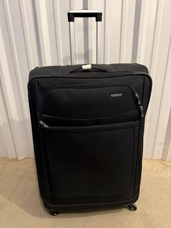 American Tourister 32� Rolling Suitcase