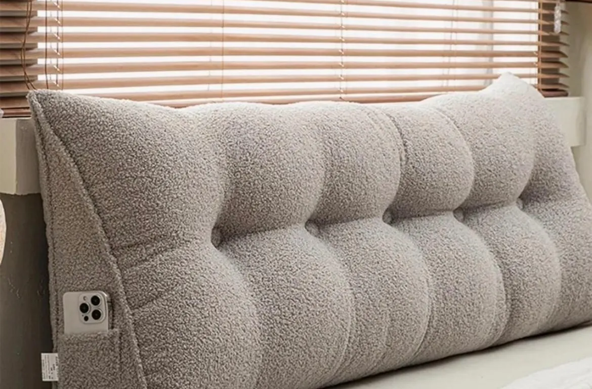 $140 (59�x20�) Velvet Triangular Headboard