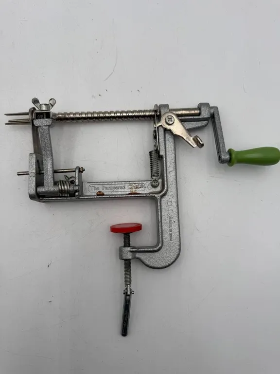 Pampered Chef Apple Peeler Corer Slicer