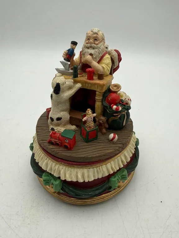 Santa�s Workshop Christmas Music Box