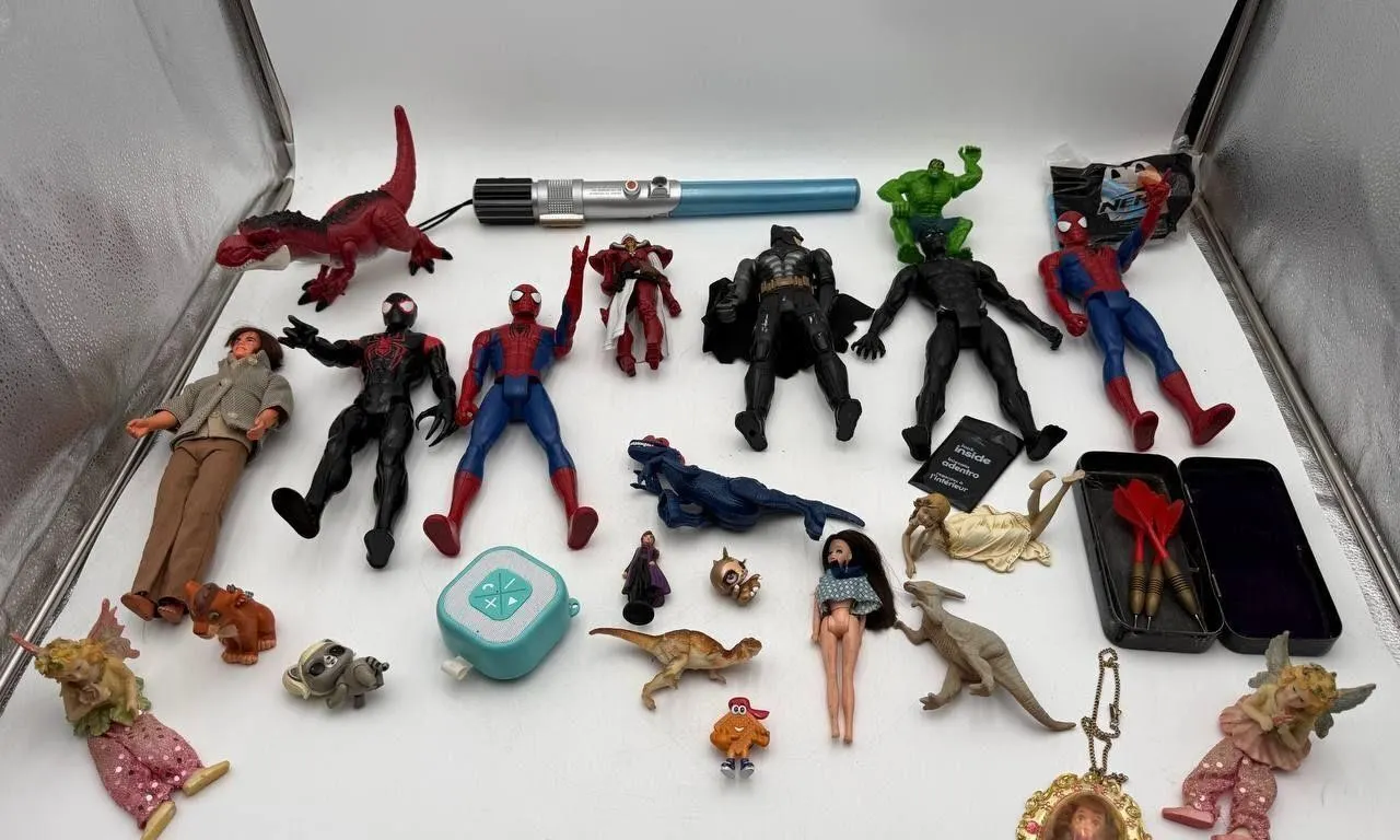 Mixed Action Figures & Toys Lot