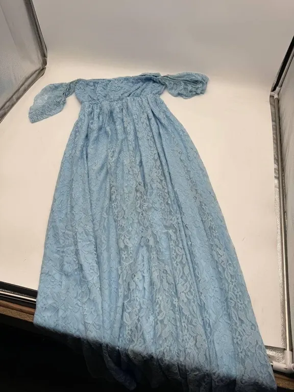 Women�s Blue Lace Maxi Dress Size L