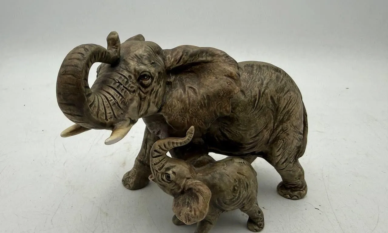 Elephant Mother & Baby Figurines
