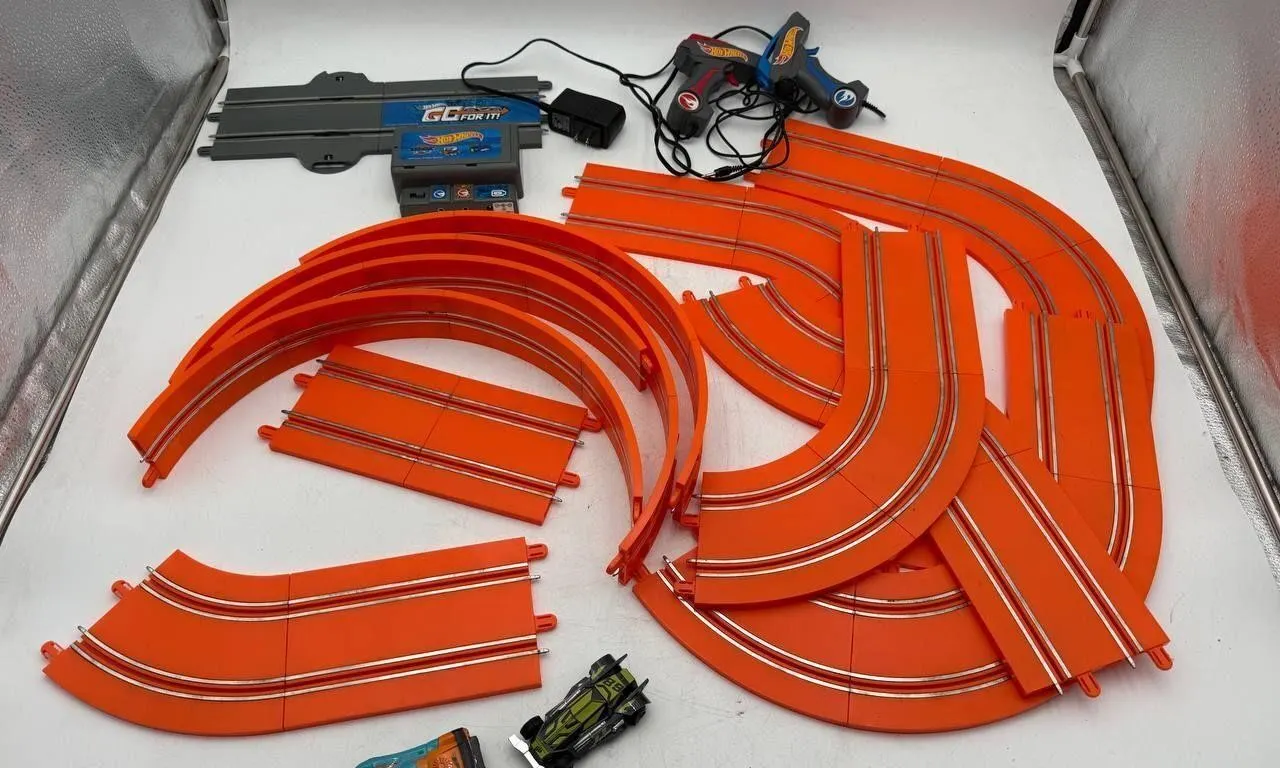 Hot Wheels Electric Slot Car Racing Track Set
