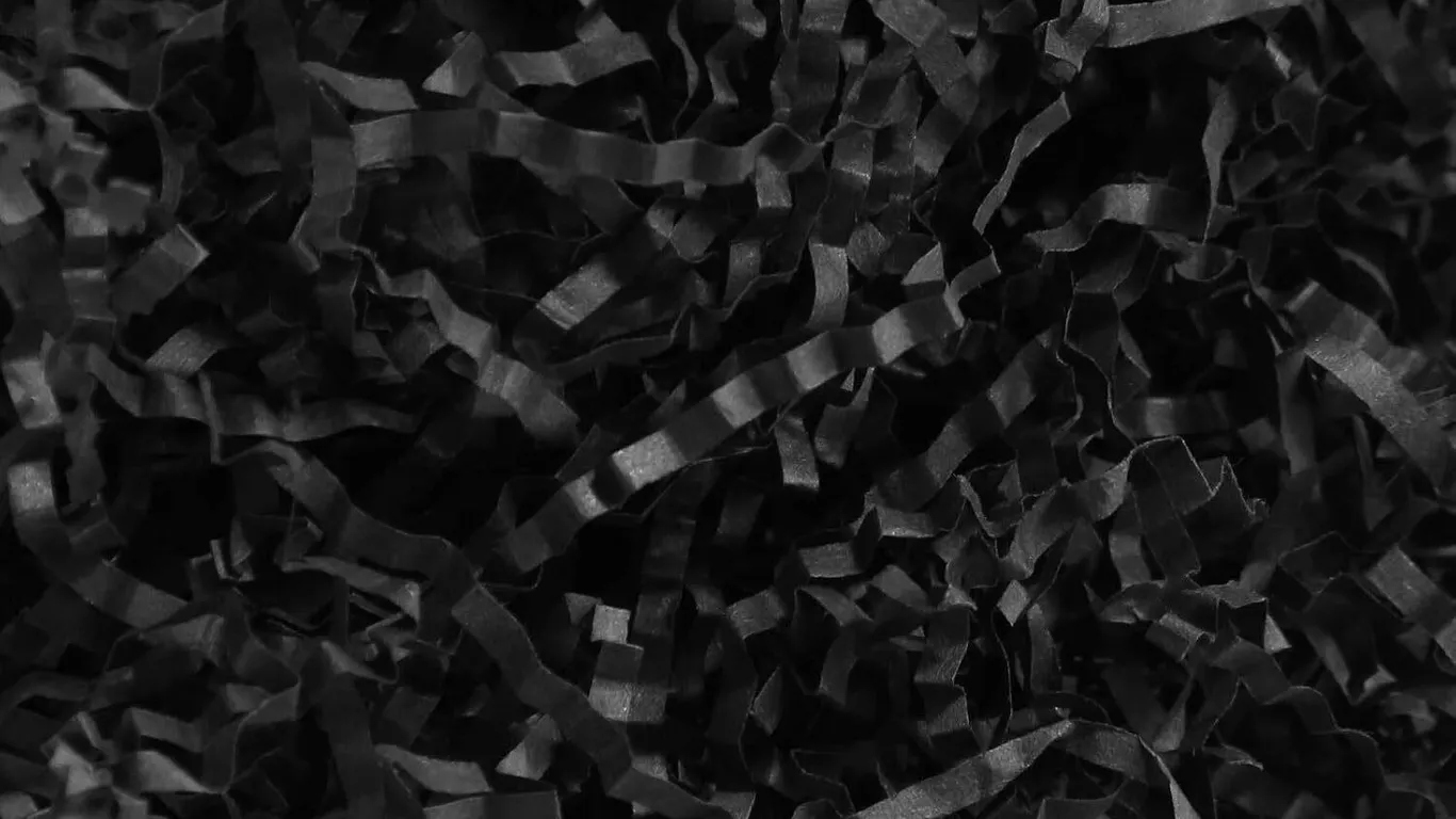 SEALED 1LB Crinkle Cut Paper Shred Filler/GiftWrap