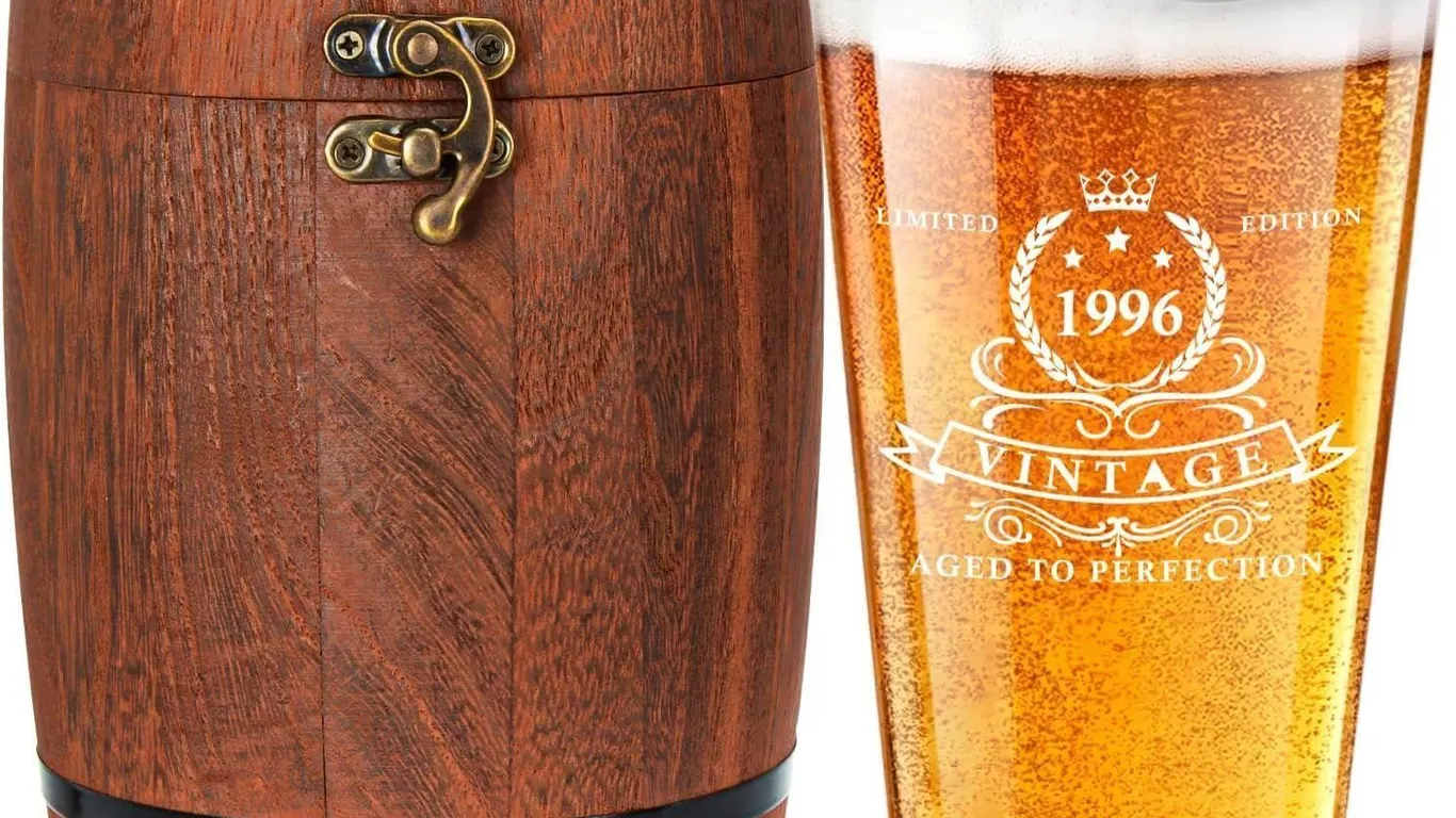 NEW $30 30th Bday Gift Beer Glass In Barrel Box