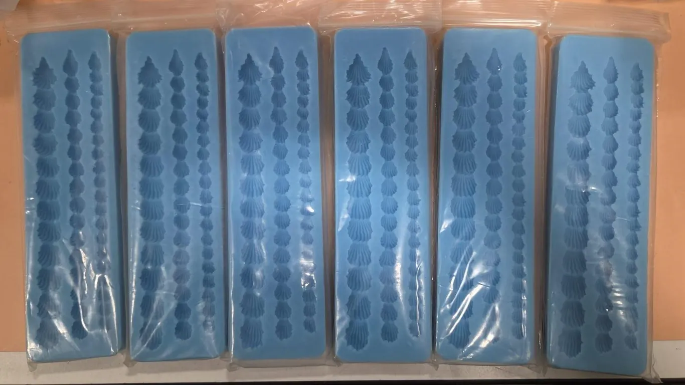 6 pk Silicone Shell Border Mold
