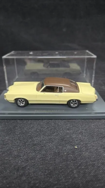 1972 Pontiac Grand Prix Hardtop Coupe in 1/43
