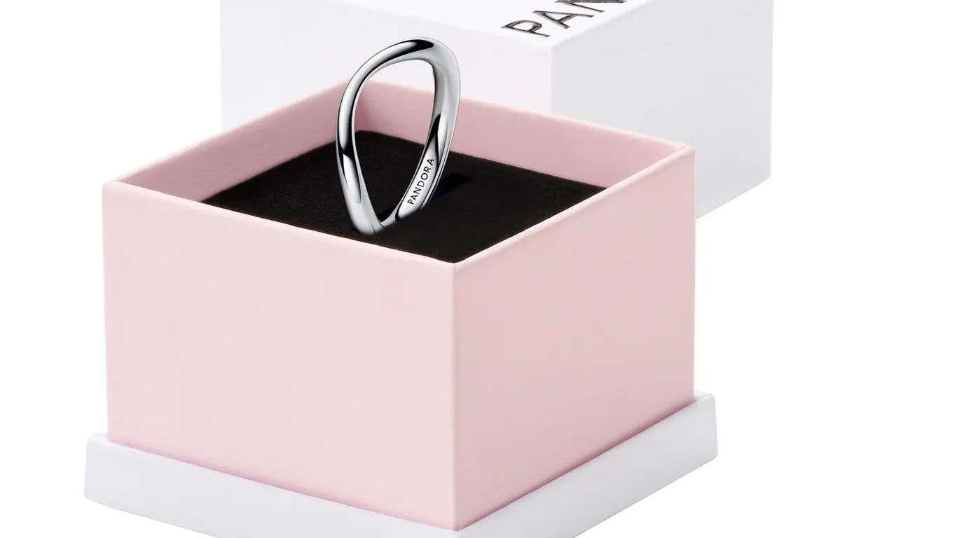 Pandora Essence Organically Shaped Band Ring...