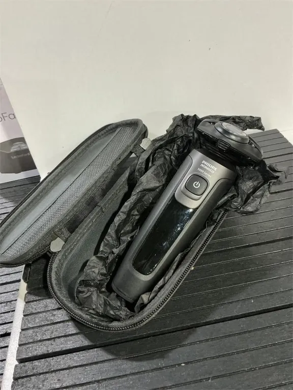 Philips Norelco 5000 Series Electric Shaver