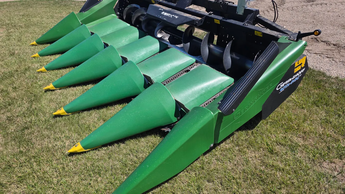 2010 Geringhoff 6 Row 30” Corn Head, Single Point Hookup, Green Poly, Headsight, NDY Stalk Stompers,