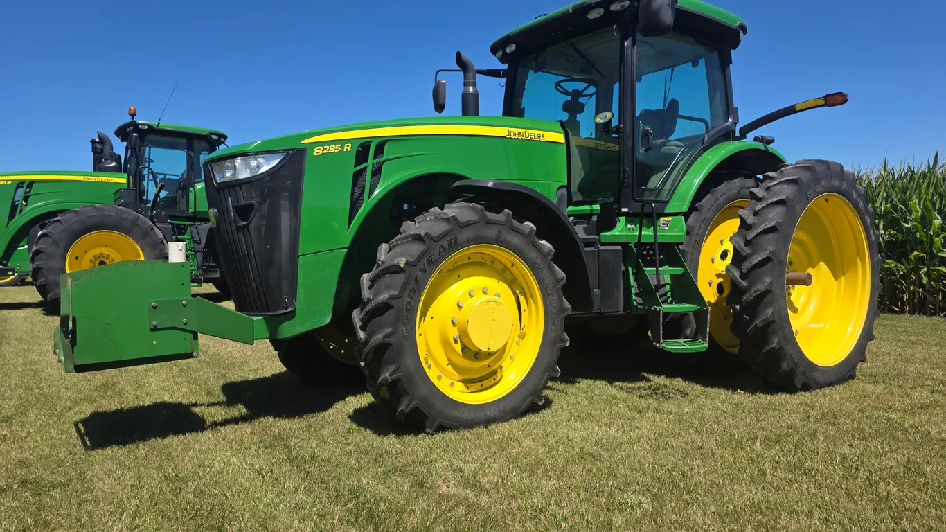 2012 John Deere 8235R MFWD Tractor, 3,756 Hours, 16F/4R Powershift Transmission, 4 Rear Remotes, Pow