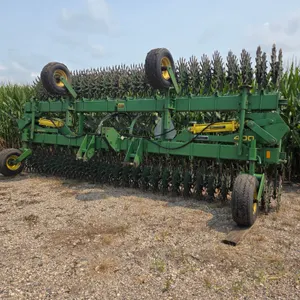 John Deere 400 – 30’ Rotary Hoe