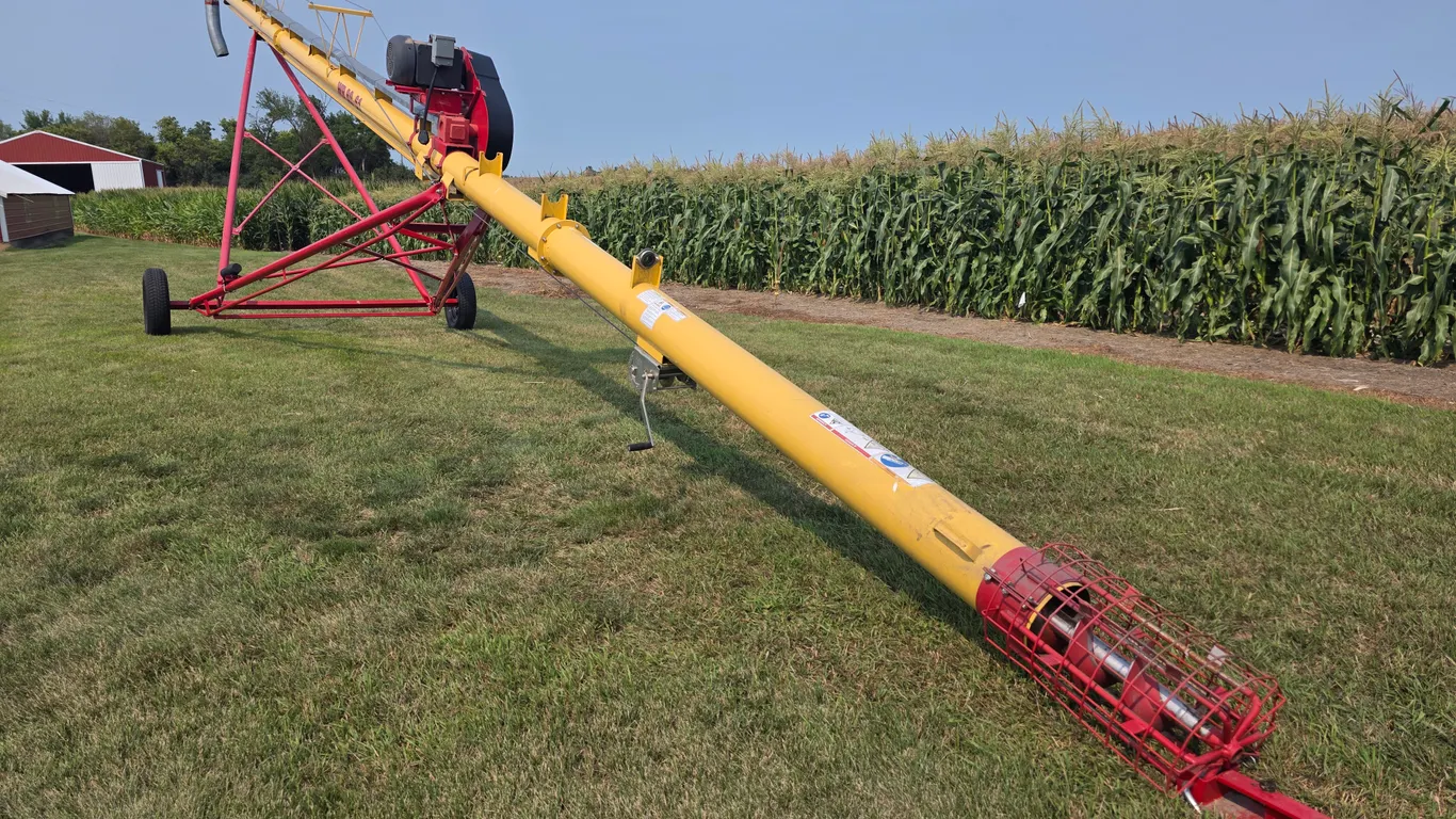 Westfield WR80-61 Auger with a 10hp Single Phase Electric Motor, Manual Lift, ST205/75D15 Tires on 4