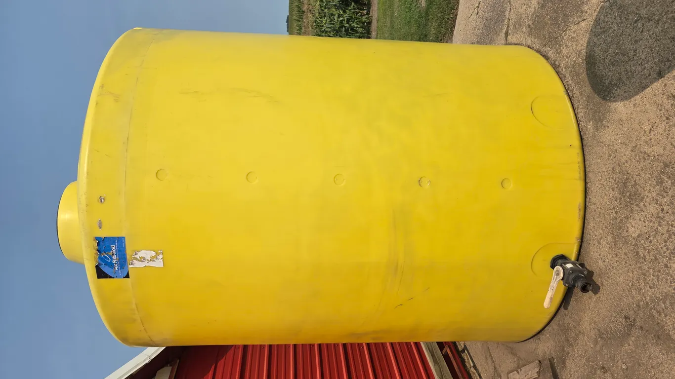 3,000 Gallon Poly Tank