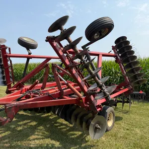 IH 490 Tandem Disk with 3 Bar Coil Tine Harrow, 25’ Working Width, True Tandems, 9.5L-14 Tires on 6