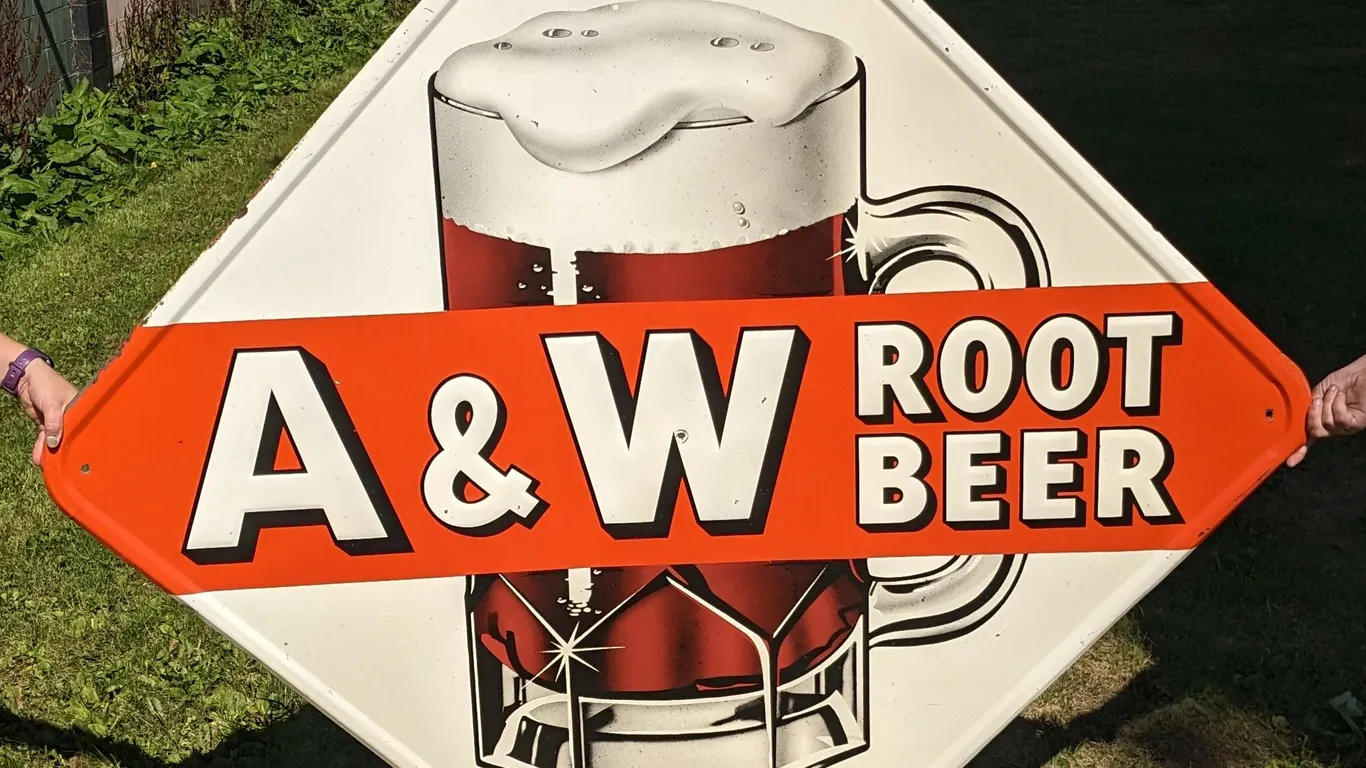 EMBOSSED TIN SIGN A&W ROOT BEER FROSTY MUG