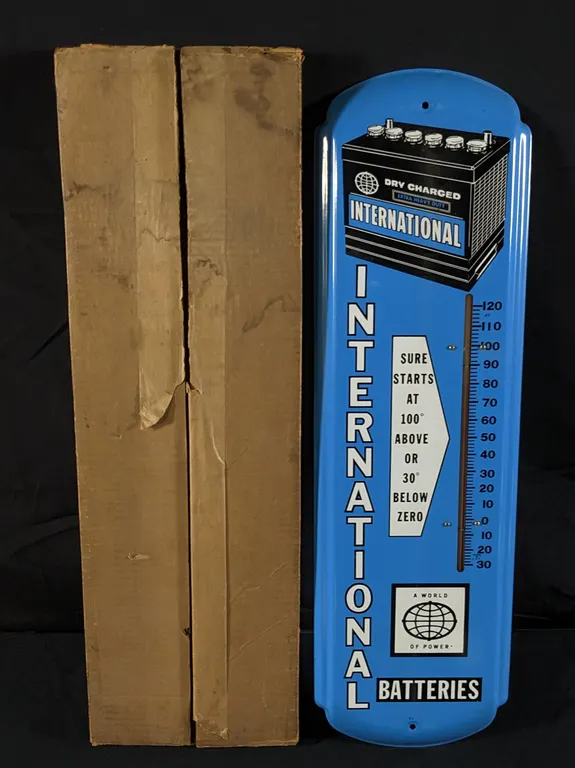 NO TIN THERMOMETER SIGN INTERNATIONAL BATTERIES IN ORIGINAL BOX