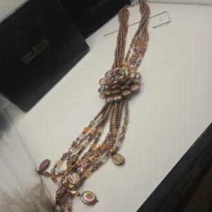Vintage joan rivers starlet style, 20" necklace, with three inch extender in neutral color