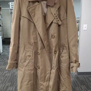 Kuppenheimer Men’s Clothiers Trench Coat with Removable Wool Liner, Size 42R, Made in Poland, Hangin