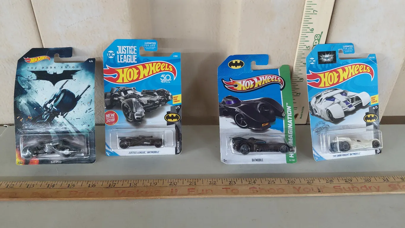 4 Hot Wheels Batman Cars