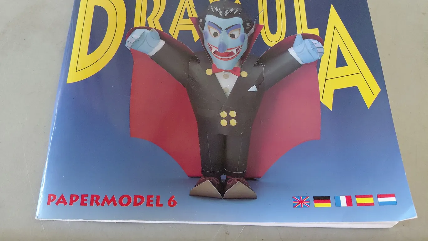 Vintage Dracula Papermodel 6 Book
