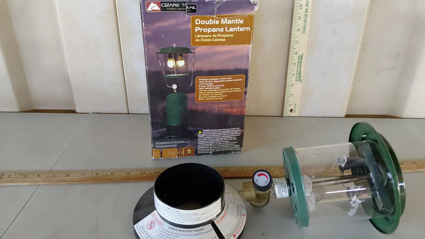 Ozark Trail Double Mantle Propane Lantern In Box (Needs New Mantles)