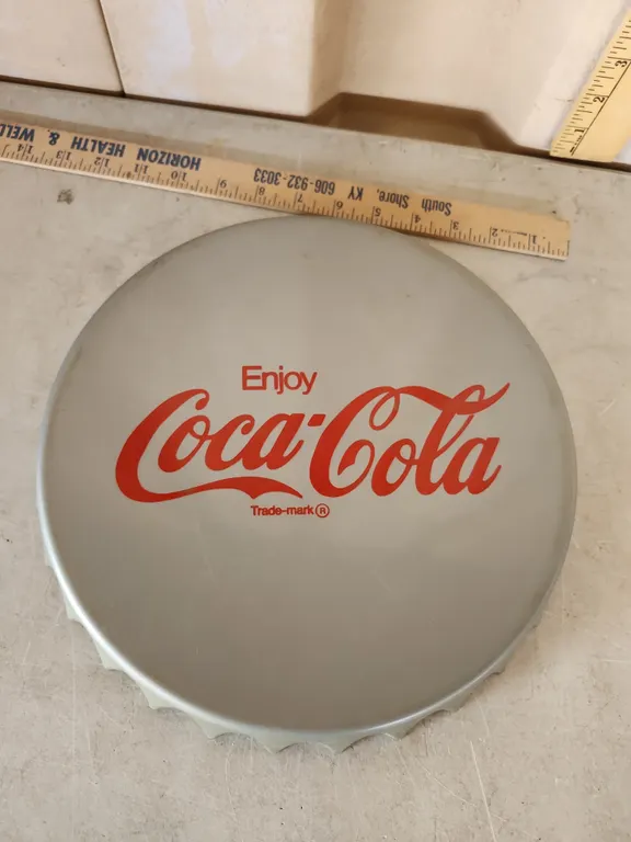 Coca Cola Plastic Cap/Tray 11.75"
